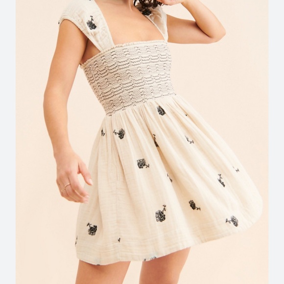Free People Tory Cream Smocked Mini Dress with Black Floral Embroidery L NWT - Picture 12 of 12